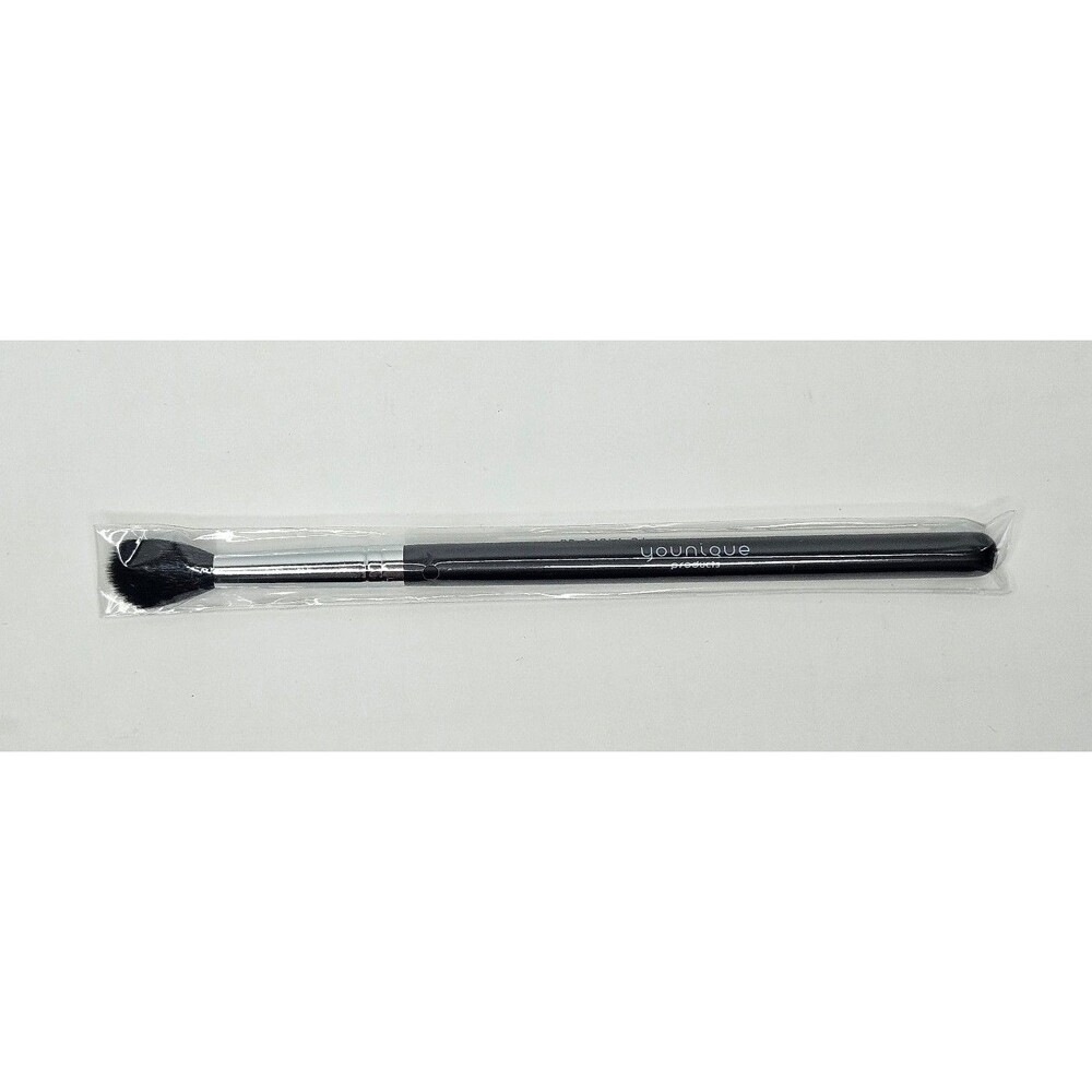 Younique Blending Brush New Sealed